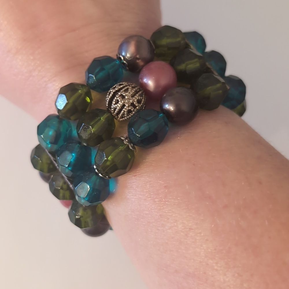 665 Blue and Green Faceted Pink and Purple Faux Pearl‎ Beaded Stretch Bracelet